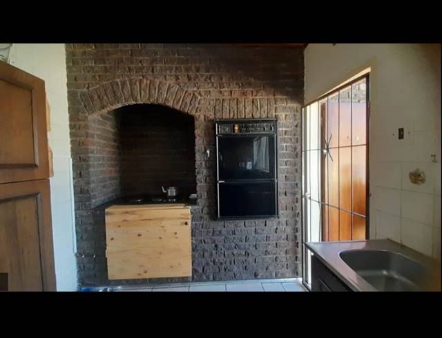 3 BEDROOM HOUSE FOR SALE IN KIBLER PARK